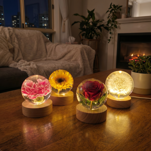 Hand-Poured Flower Resin Lamp